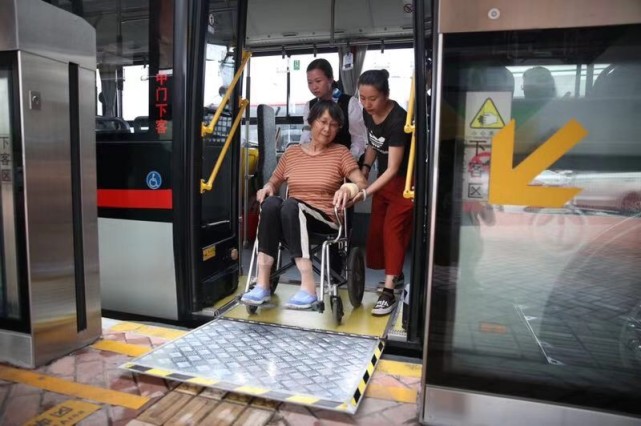 沪中心城区新购公交车将基本釆用低地板无障碍车辆